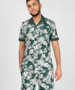 Collectif Mens Martin Deep Palm Shorts Green New In