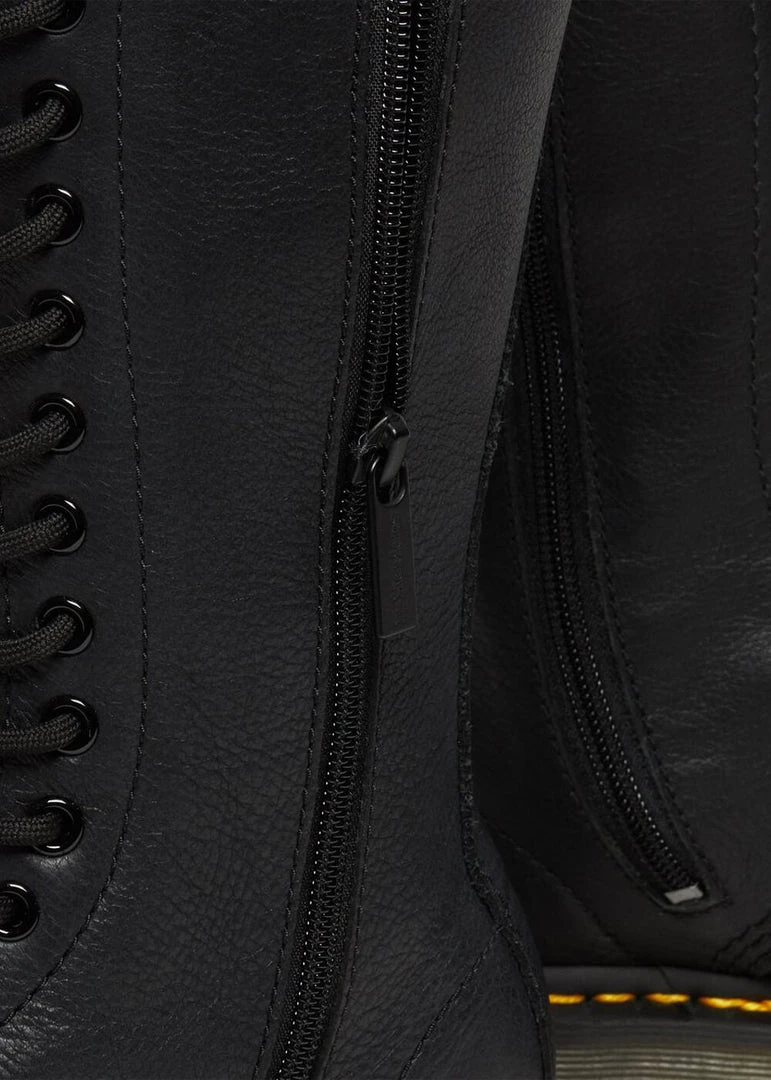 Dr. Martens 1B99 Virginia Boots Black