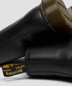 New In Dr. Martens 1460 Smooth Boots Black