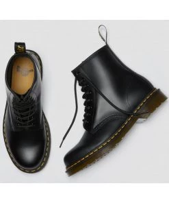 New In Dr. Martens 1460 Smooth Boots Black