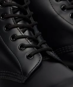 New In Dr. Martens 1460 Smooth Boots Black