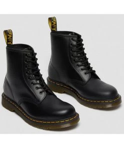 New In Dr. Martens 1460 Smooth Boots Black