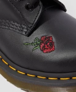 Dr. Martens Vonda Boots Black