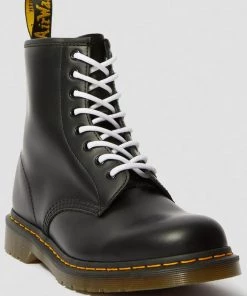 Dr. Martens Round Laces 8 Eyes White New In