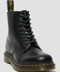 Dr. Martens Round Laces 8 Eyes Dark Green