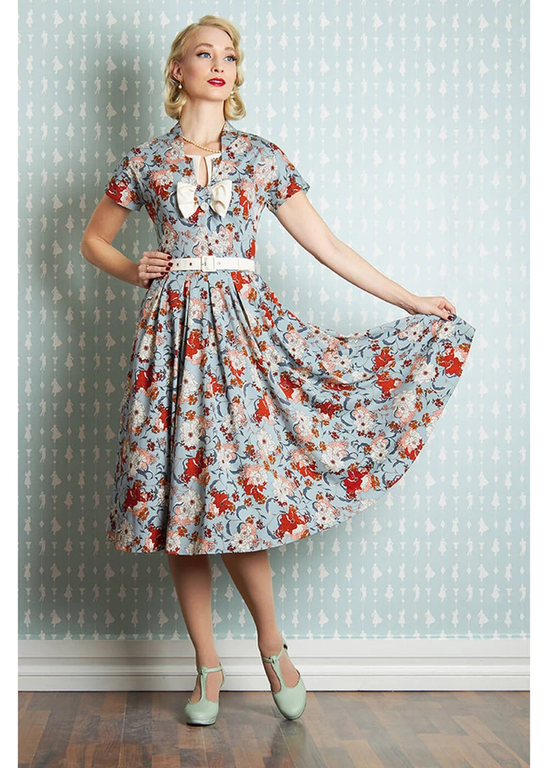 New In Miss Candyfloss Alessandra Regina Floral 50's Swing Dress Sky Blauw