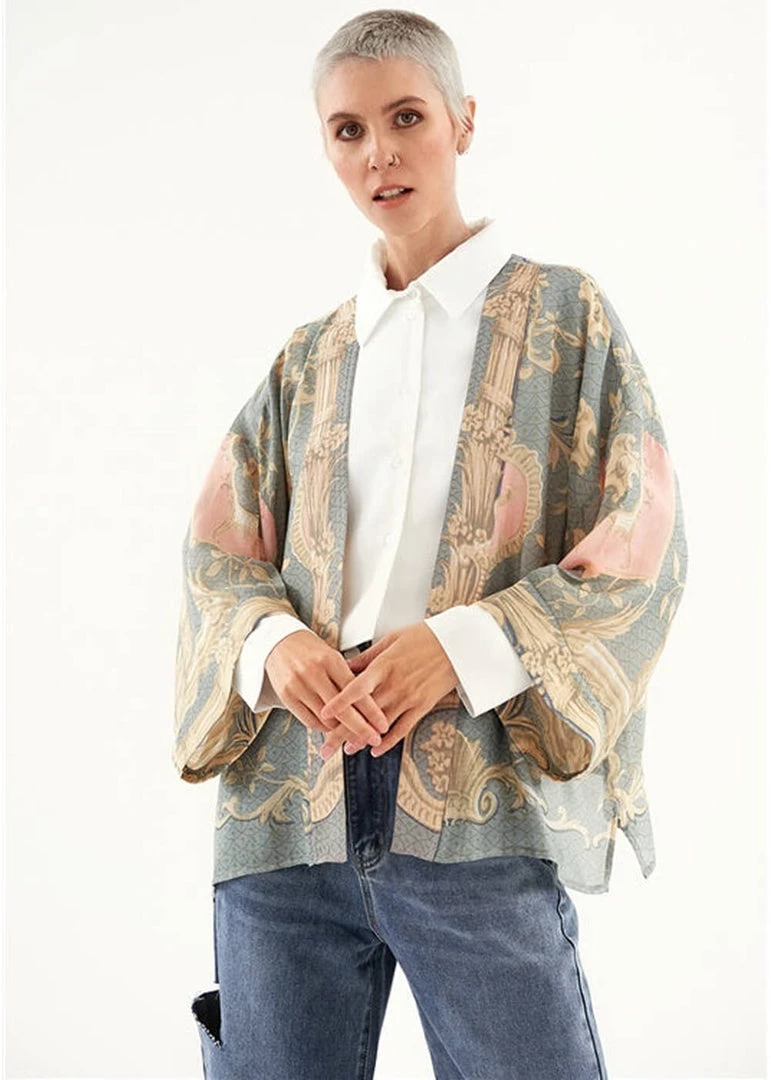 One Hundred Stars Rococo Short Kimono Grey