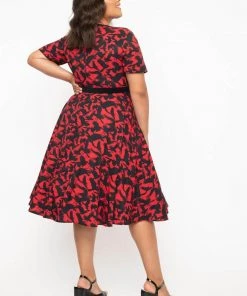 Unique Vintage X Hitchcock The Birds Estelle 40's Swing Dress Red